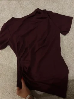 & Other Stories assymmetrinen T-paita