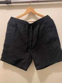 157 shortsit, koko M