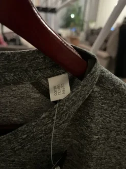 Adidaksen treenipaita harmaa