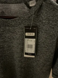 Adidaksen treenipaita harmaa