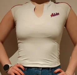 Adidaksen Vintage-paita