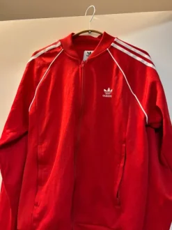 Adidas huppari