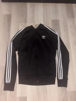 Adidas huppari