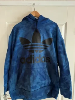 Adidas huppari
