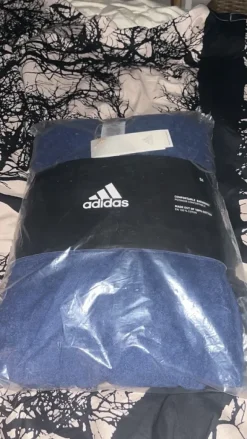 Adidas kylpytakki