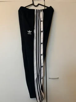 Adidas nappiverkkarit