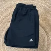Adidas shortsit