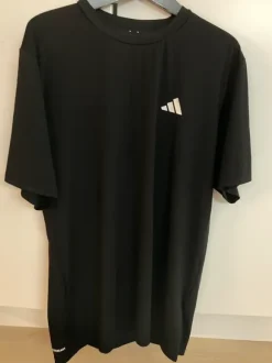 Adidas treenipaita