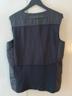 Adidas tuulenpitävä hengittävä juoksuliivi