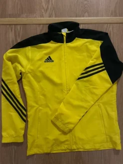 Adidas tuuli / urheilutakki