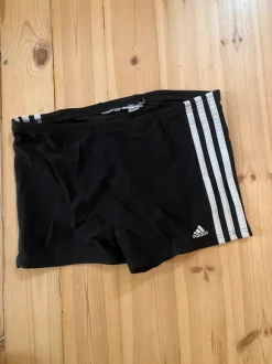 Adidas uimahousut