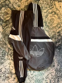 Adidas vintage tracksuit