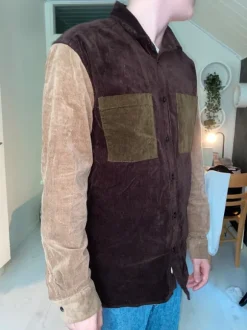 Anerkjendt kauluspaita