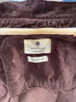 Anerkjendt kauluspaita