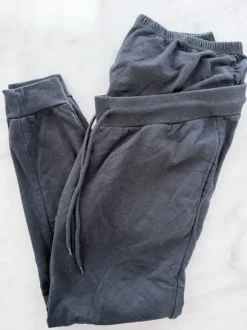 Anna Field Mama äitiyscollegehousut