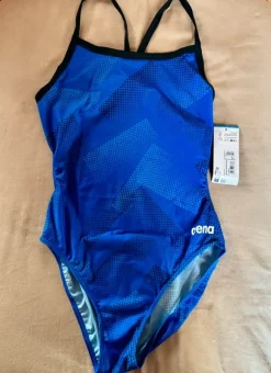 Arena - uimapuku