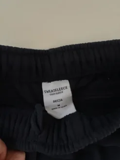 Aritzia collegehousut