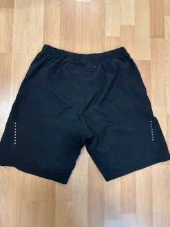 Asics urheilushortsit