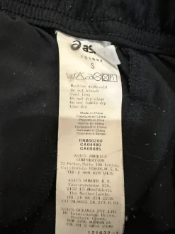 Asics urheilushortsit