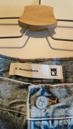 Bermuda shortsit koko XL