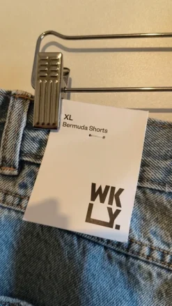 Bermuda shortsit koko XL