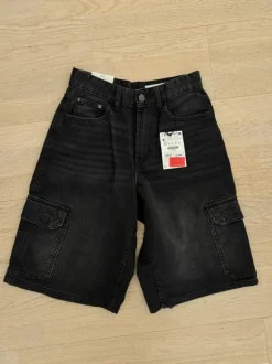 Bershka cargo shortsit