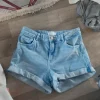 Bershka shortsit 38