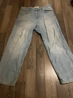 Bershka Straightleg/baggy jeans