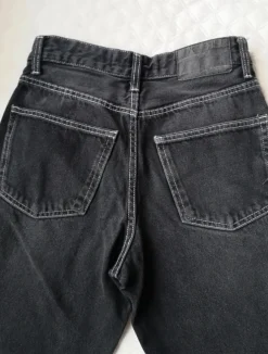 Bershka suorat farkut W28