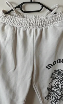 Bershka valkoiset kollarit