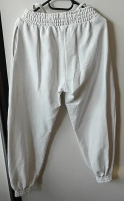 Bershka valkoiset kollarit