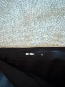 Bikbok mid/low waist hame (käyttämätön)