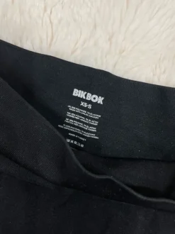 Bikbok shortsit