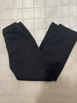 Bikbokin suorathousut