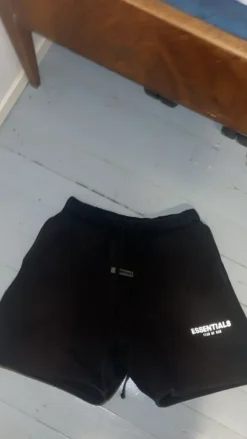 Black essentials shorts