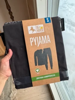 Black horse pyjama