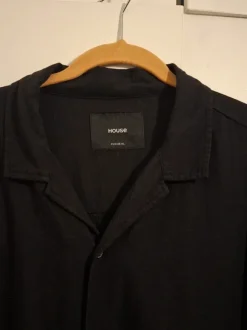 Black short sleeved buttonup loose fit