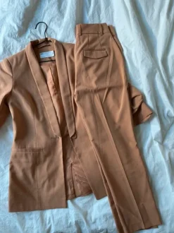 Bleiseriasu setti housut 34 & bleiseri 36