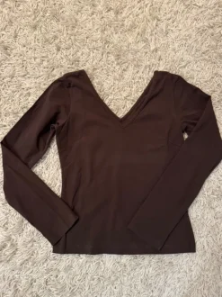 Boomerang ruskea trikoopaita, koko S