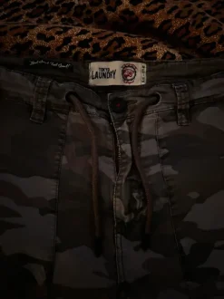 camoshortsit