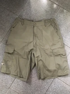 Camo-vihreät shortsit