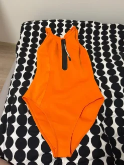 Carin westerin uimapuku