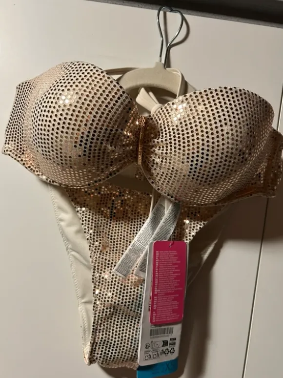 Cencored bikini yläosa 75A ja alaosa xs