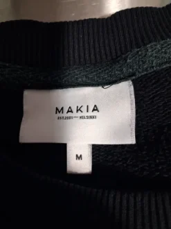 College paita / MAKIA