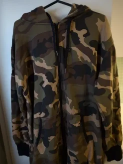 Collegehaalari Camo