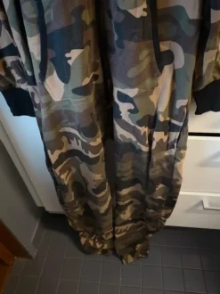Collegehaalari Camo