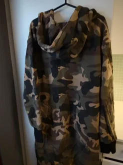 Collegehaalari Camo