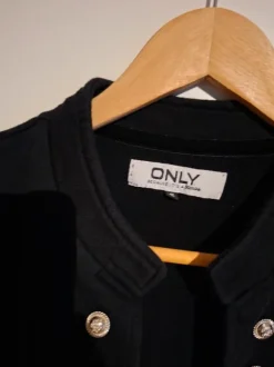 Collegekankainen jakku