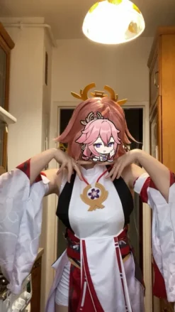 Cosplay Yae Miko Genshin Impact + peruka