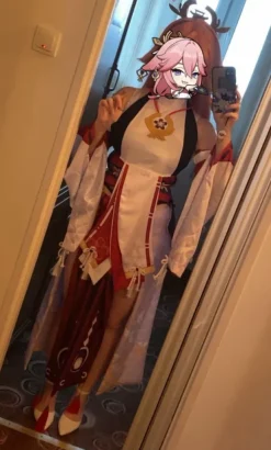 Cosplay Yae Miko Genshin Impact + peruka